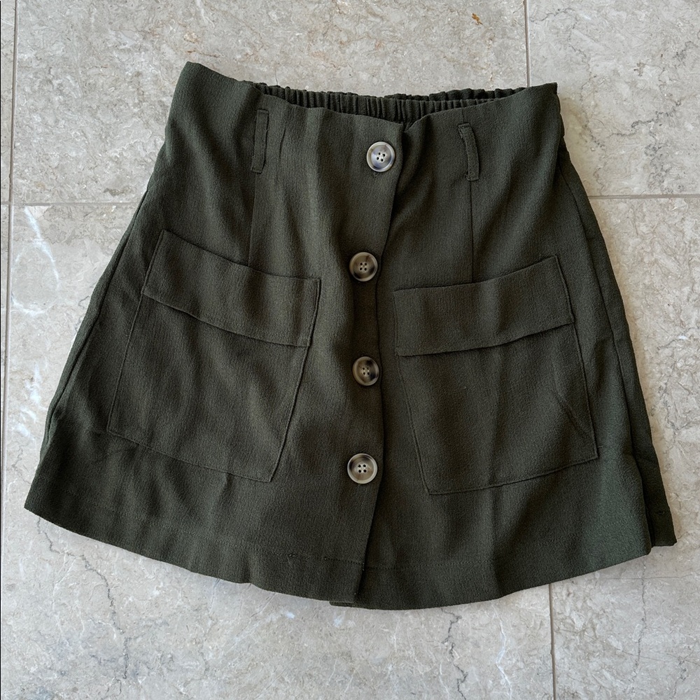 Dark Green Button-Front Skort in size M